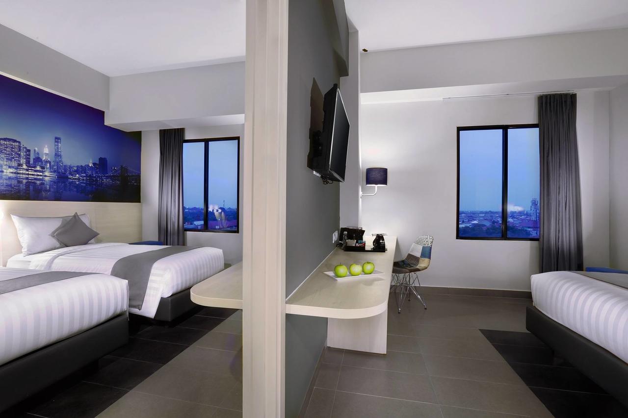 Hotel Neo+ Kebayoran Джакарта Экстерьер фото
