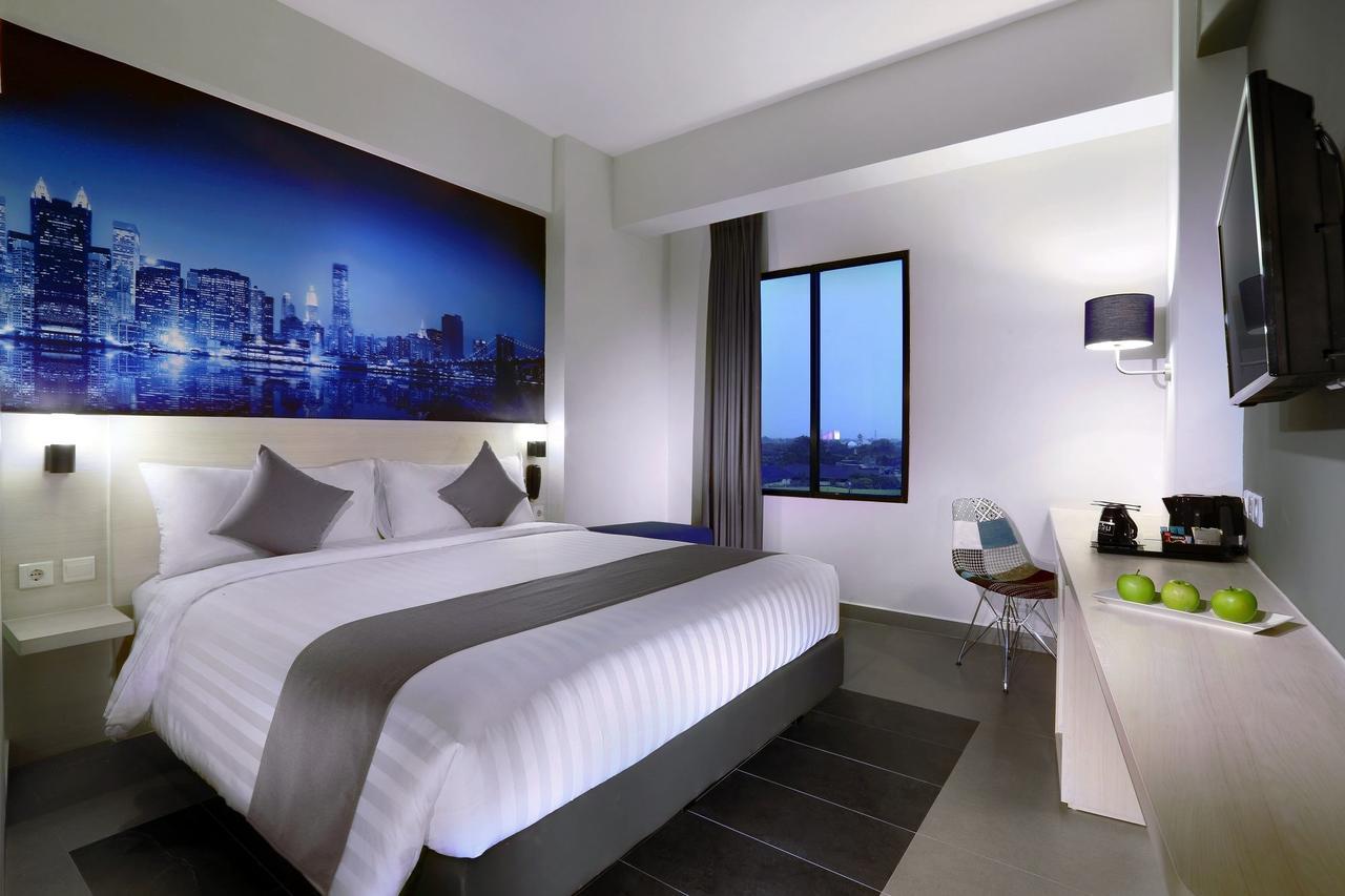 Hotel Neo+ Kebayoran Джакарта Экстерьер фото