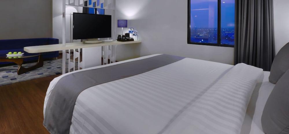 Hotel Neo+ Kebayoran Джакарта Экстерьер фото