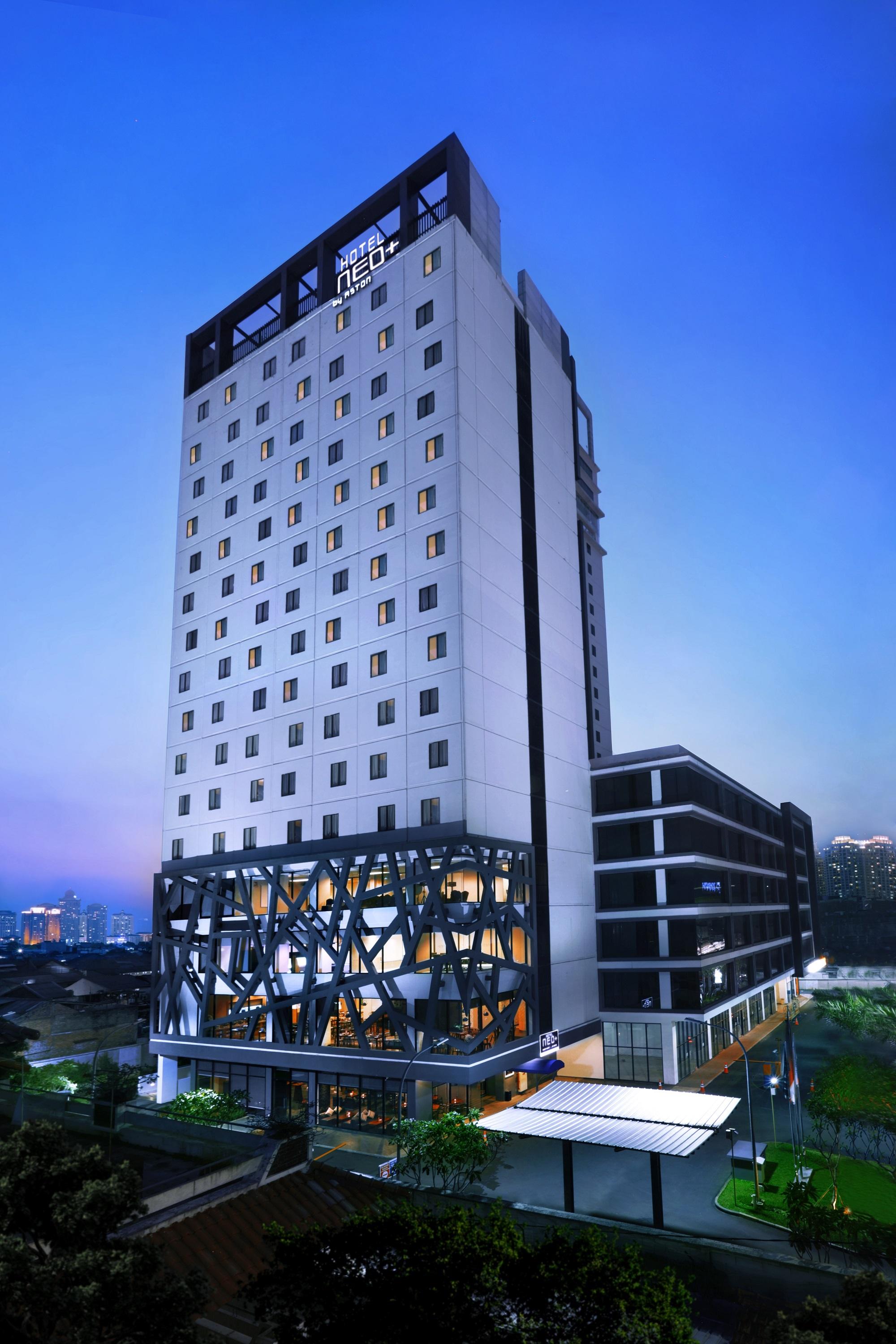 Hotel Neo+ Kebayoran Джакарта Экстерьер фото