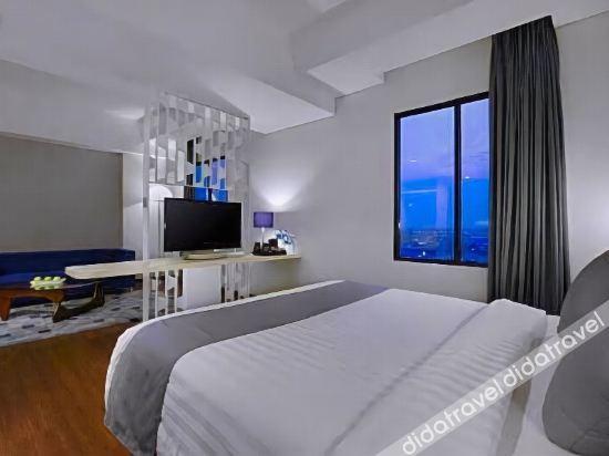 Hotel Neo+ Kebayoran Джакарта Экстерьер фото