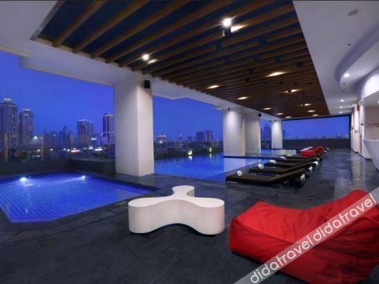 Hotel Neo+ Kebayoran Джакарта Экстерьер фото