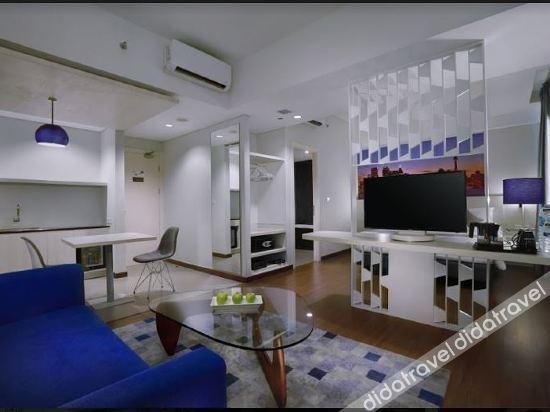 Hotel Neo+ Kebayoran Джакарта Экстерьер фото